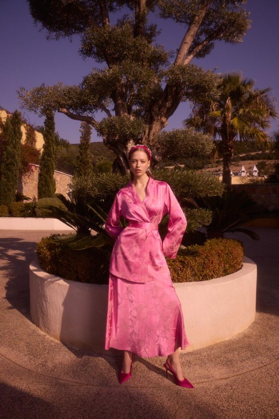 CELESTE PEMBE KIMONA 