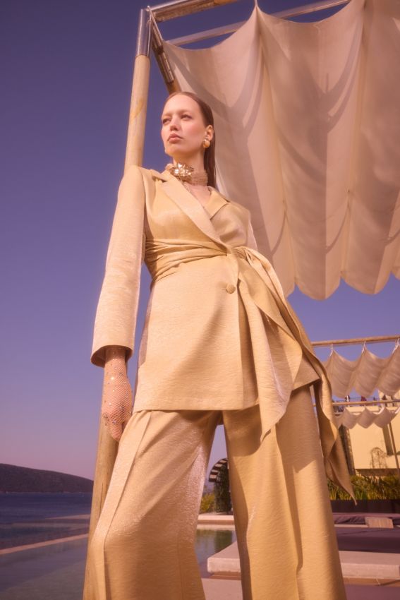 GLOW GOLD SUIT